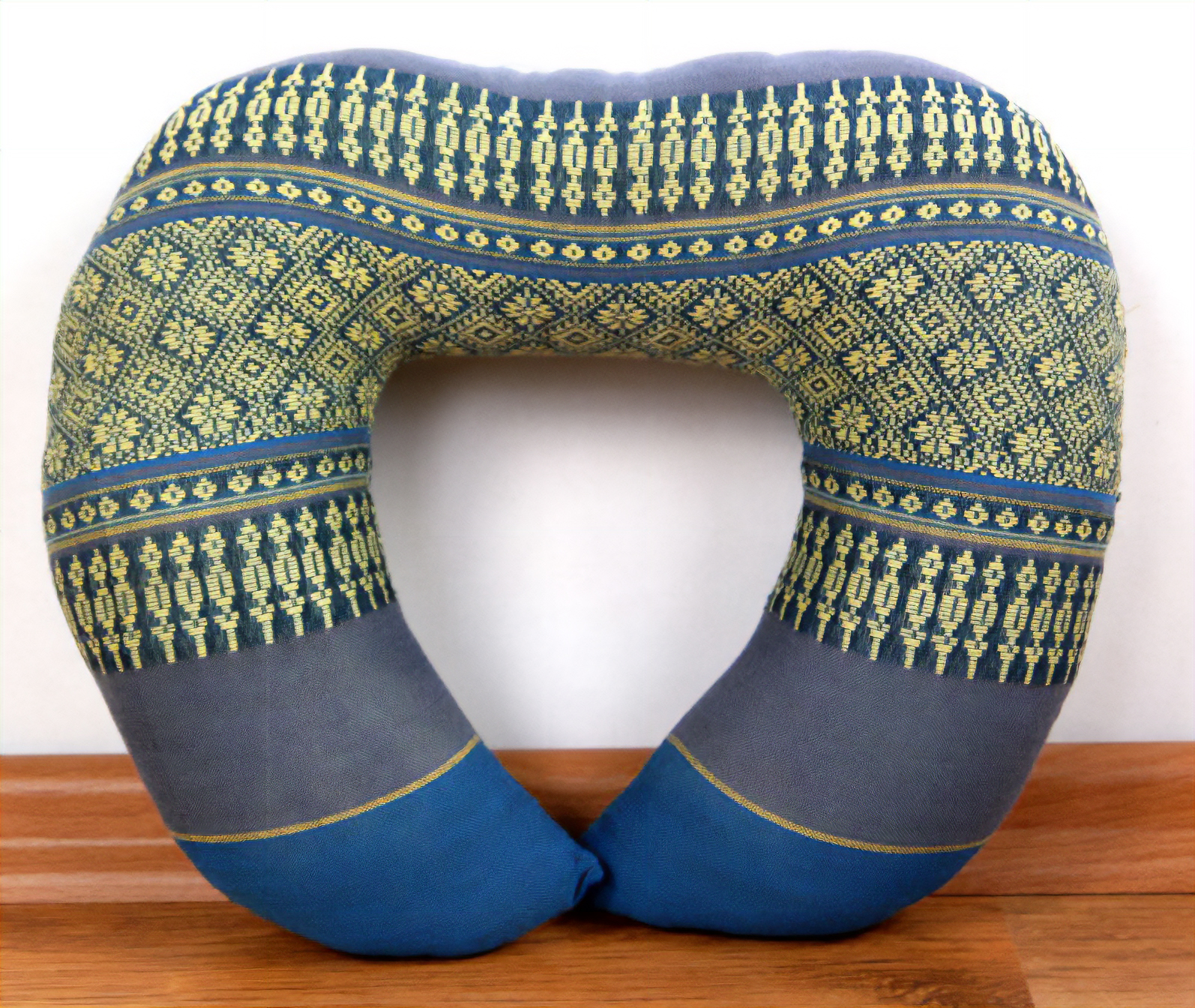 Poduszka podróżna-rogal z wypełnieniem kapokowym