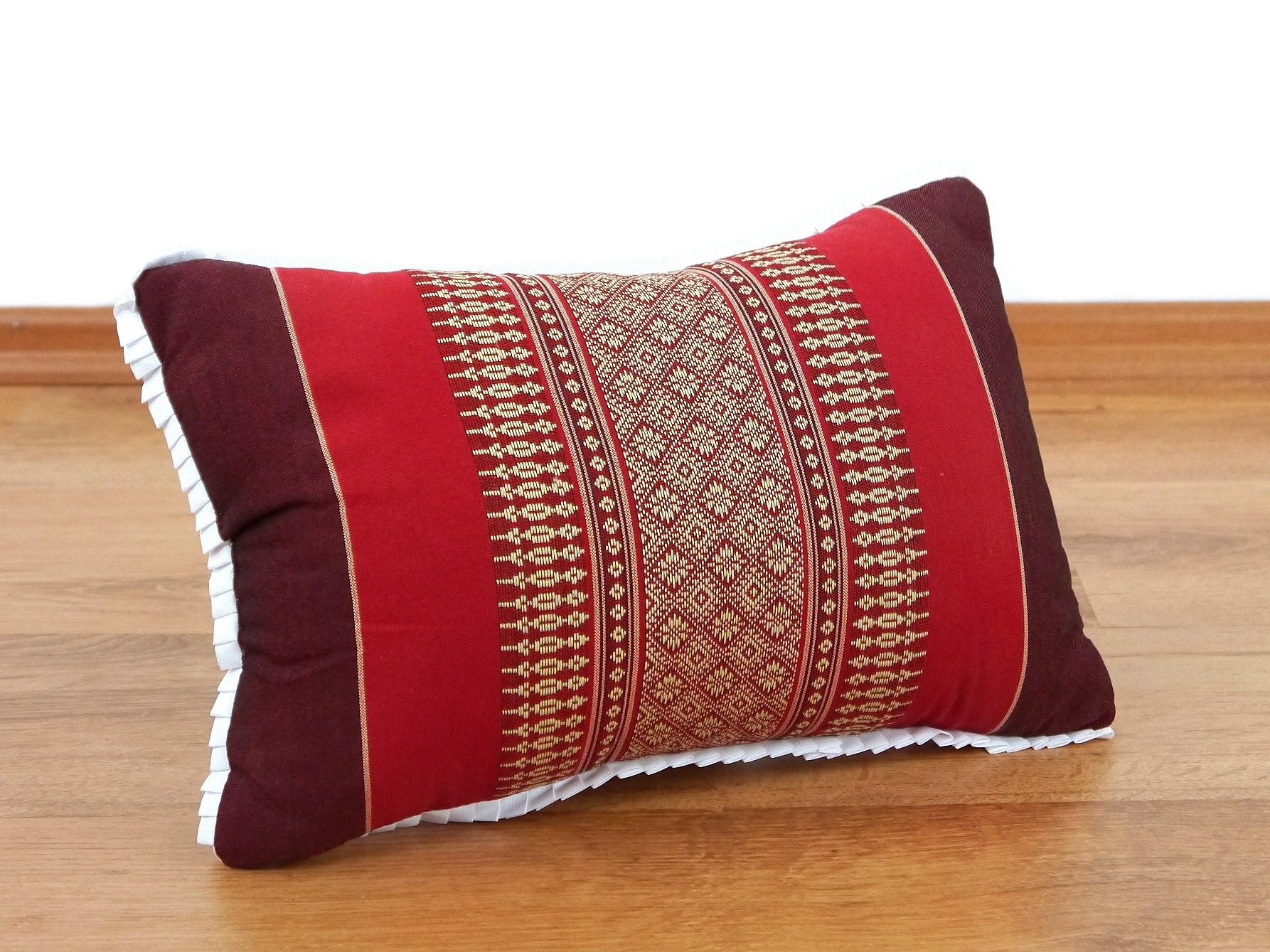 Poduszka dekoracyjna z wypełnieniem kapokowym