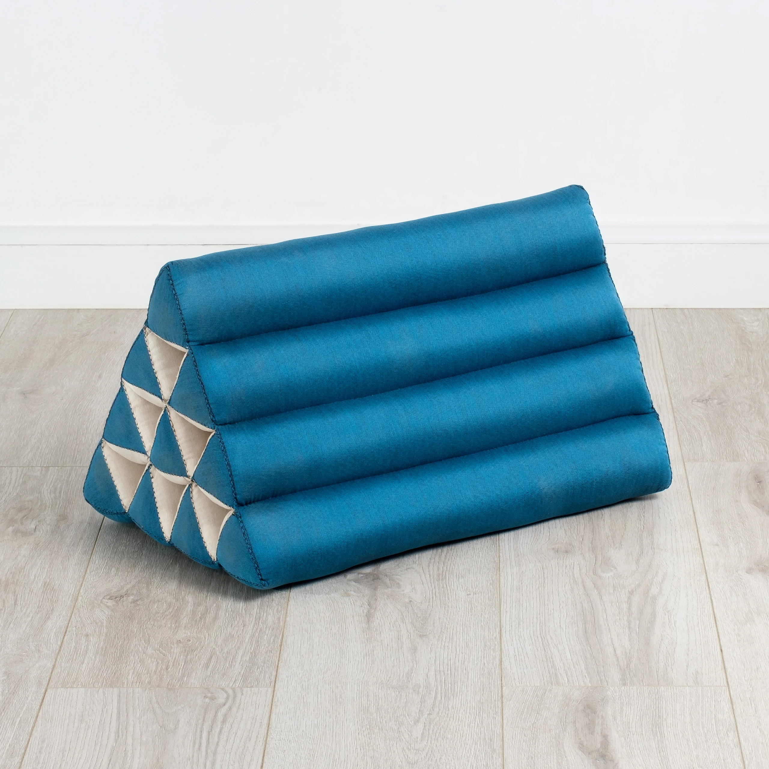 Poduszka kapokowa trójkątna, Basic