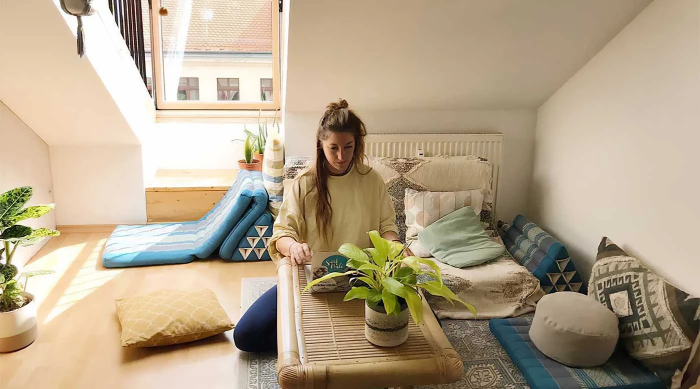 Praca w Stylu: Wyposaż Swoje Biuro Domowe w Poduszki Tajskie livasia