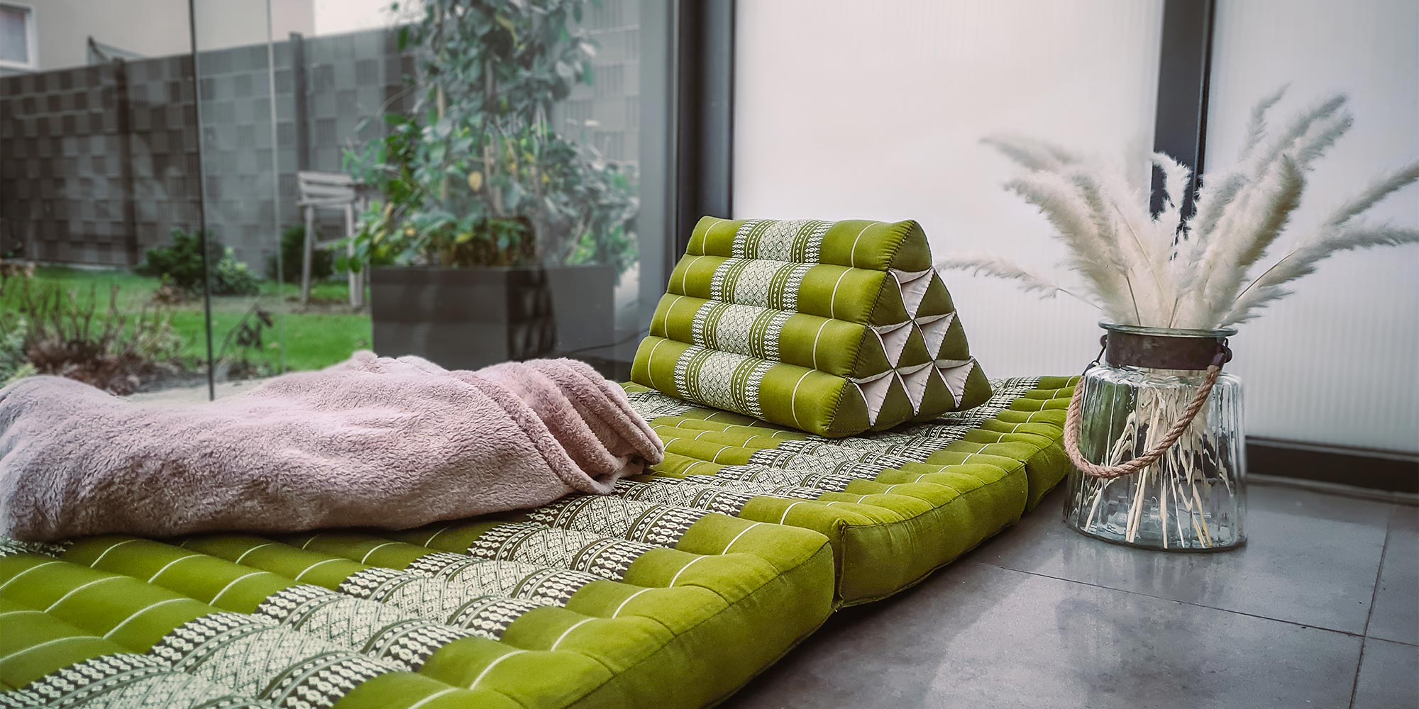 Background image for Poduszka trójkątna